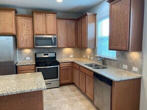 212 Callahan Ln in Leander, TX - Building Photo - Building Photo