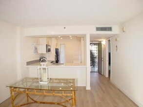 20 Royal Palm Way-Unit -303 in Boca Raton, FL - Building Photo - Building Photo