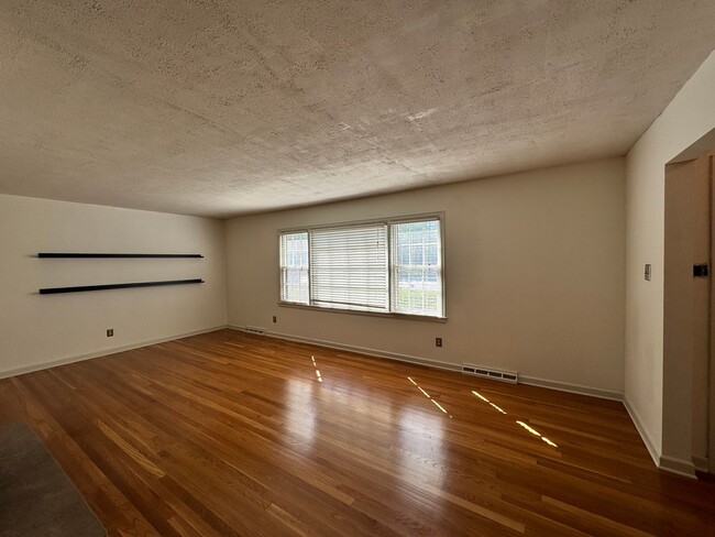 271 Malabu Dr in Lexington, KY - Building Photo - Building Photo