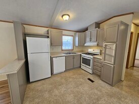 54 Noble Ln in Rome, NY - Building Photo