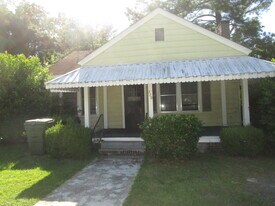 326 N Magnolia St in Sumter, SC - Building Photo
