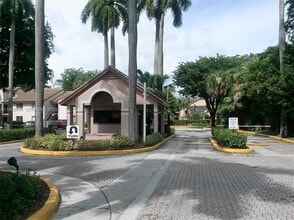 14005 SW 91st Terrace in Miami, FL - Building Photo - Building Photo