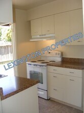 1124 Hampton Rd in Sacramento, CA - Building Photo - Building Photo