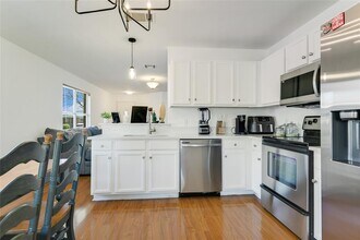 201 Woodley Rd in Leander, TX - Building Photo - Building Photo