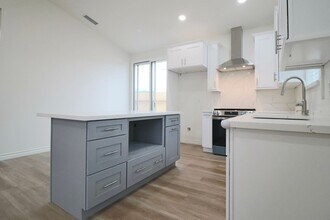 811 Camelia Dr-Unit -811 Camelia Drive -A in Port Hueneme, CA - Building Photo - Building Photo