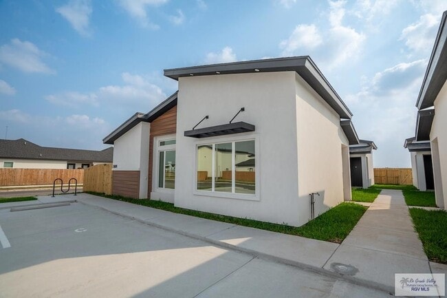 property at 3604 Hidalgo Cir