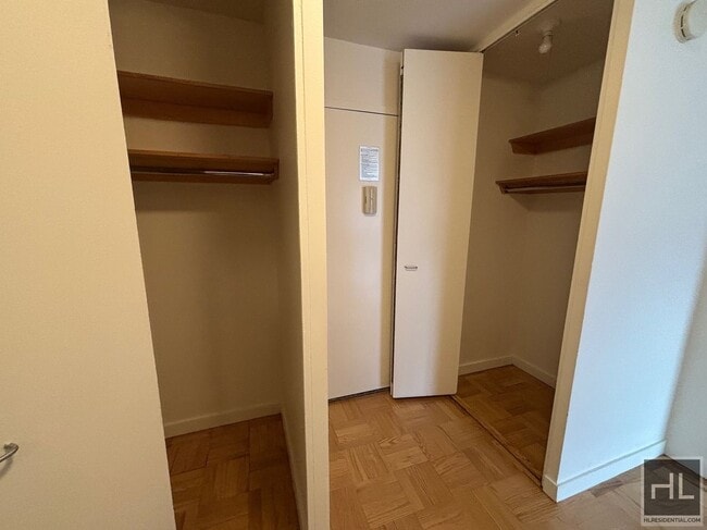 Fourth Avenue, Unit 9N in New York, NY - Building Photo - Building Photo