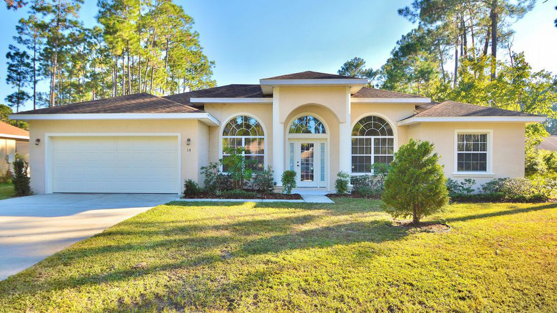 19 Essington Ln in Palm Coast, FL - Building Photo