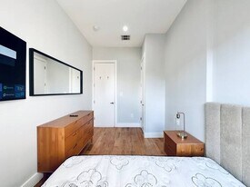 Furnished room/NOT APARTMENT, Unit 4 in Brooklyn, NY - Building Photo