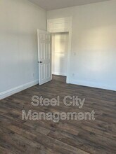 211 S 7th St in Jeannette, PA - Building Photo - Building Photo