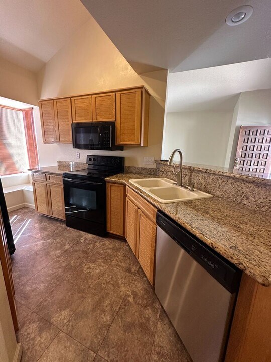6340 N Vuelta Tajo in Tucson, AZ - Building Photo