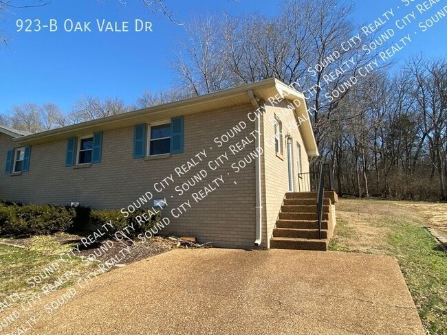 923 Oak Vale Dr in Nashville, TN - Building Photo - Building Photo