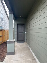 2954 Fenya St in Springfield, OR - Building Photo - Building Photo