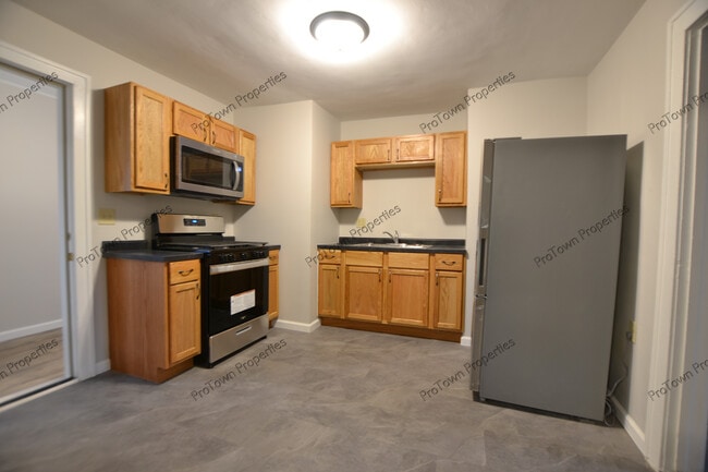 333 Hughes Ave, Unit 2N in Lockport, IL - Foto de edificio - Building Photo