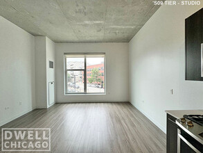 738 N Morgan St, Unit 1 in Chicago, IL - Foto de edificio - Building Photo