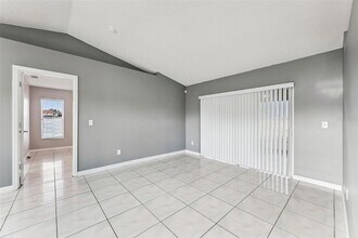 5216 Heatherstone Ct in Kissimmee, FL - Foto de edificio - Building Photo