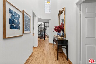 12000 Goshen Ave in Los Angeles, CA - Foto de edificio - Building Photo