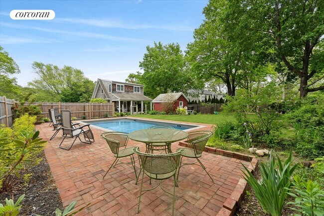 21 Summit Blvd in Westhampton, NY - Building Photo - Building Photo