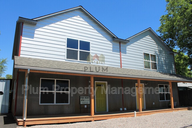 1313 S 1st St W photo'
