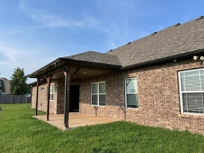 1017 NE Homestead St in Elgin, OK - Building Photo - Building Photo