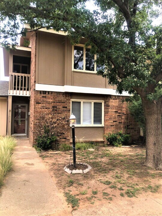 5712 38th St in Lubbock, TX - Building Photo