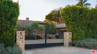 24650 Blue Dane Ln in Malibu, CA - Building Photo - Building Photo