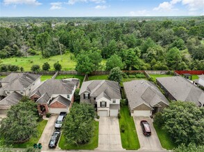 174 Black Swan Pl in Magnolia, TX - Building Photo - Building Photo