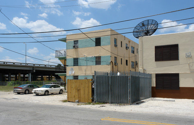 1348 NW 1 Ave in Miami, FL - Building Photo - Building Photo