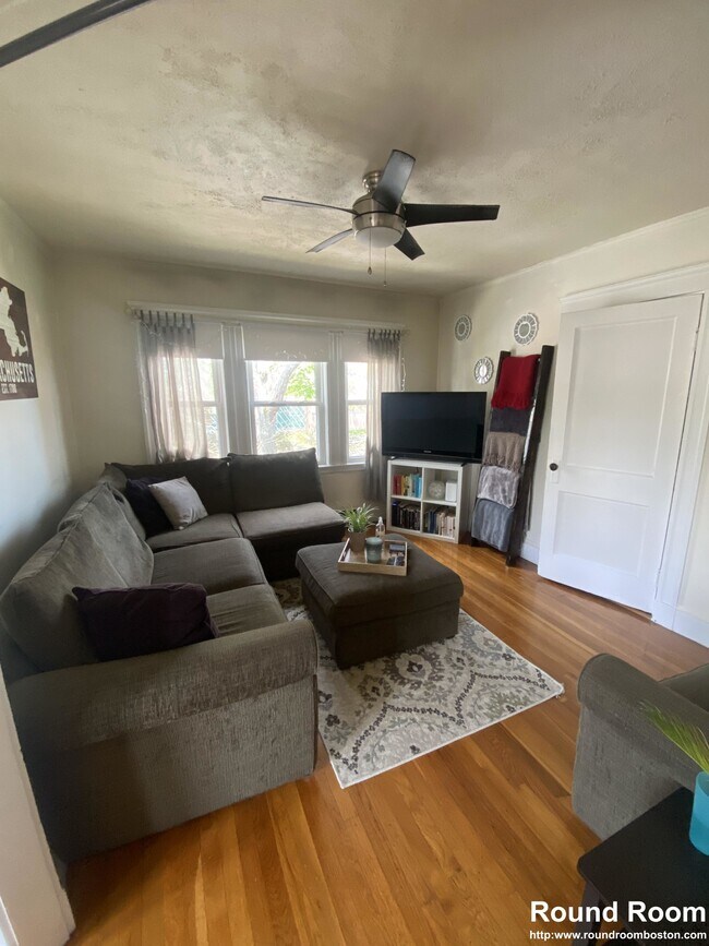 2 Corinne Rd, Unit 2 in Boston, MA - Building Photo - Building Photo