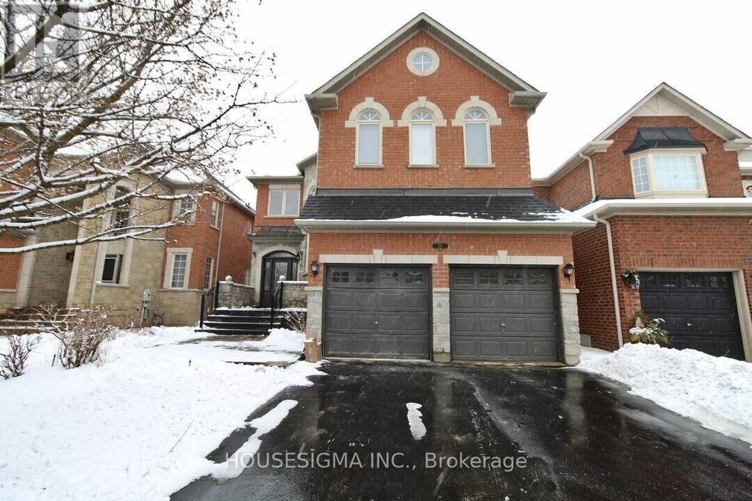 20 Misty Well Dr in Richmond Hill, ON - Building Photo