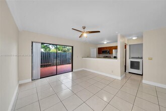 4033 SW 68th Way in Miramar, FL - Building Photo - Building Photo