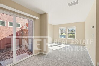 10824 Atherstone Dr in Rancho Cordova, CA - Foto de edificio - Building Photo