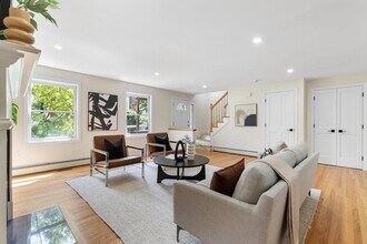 29 Cottage St in Newton, MA - Building Photo - Building Photo