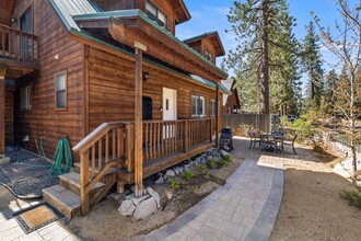 850 Stateline Ave in South Lake Tahoe, CA - Building Photo - Building Photo