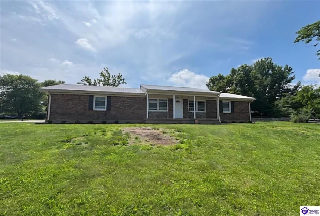 607 Harvard Dr in Elizabethtown, KY - Building Photo