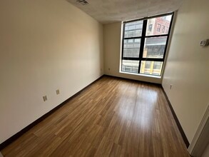 78 Essex St in Boston, MA - Foto de edificio - Building Photo