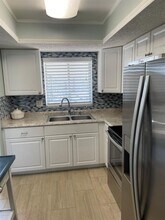 3706 Lake Bayshore Dr in Bradenton, FL - Foto de edificio - Building Photo