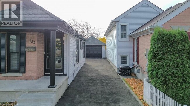 133 Wake Robin Dr in Kitchener, ON - Building Photo - Building Photo