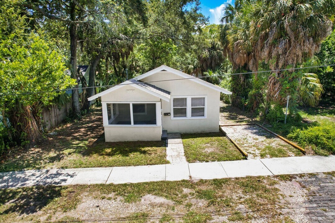 712 14th Ave S in St. Petersburg, FL - Building Photo