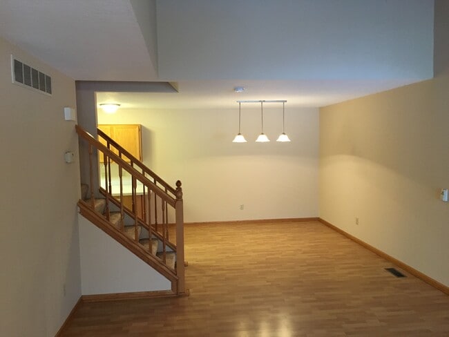 4867 Helena Ln N in Oakdale, MN - Building Photo - Building Photo