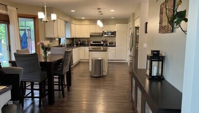 1106 Westminster Ct in Waunakee, WI - Building Photo - Building Photo