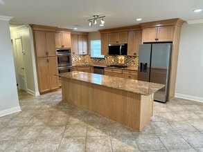 5916 Jean St in Metairie, LA - Building Photo - Building Photo