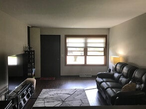204 Bruns St in Deforest, WI - Building Photo - Building Photo