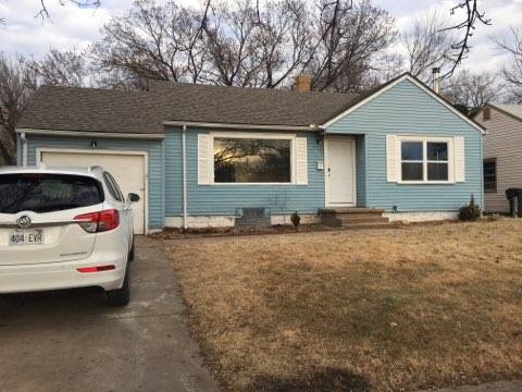 950 N Old Manor Rd in Wichita, KS - Foto de edificio