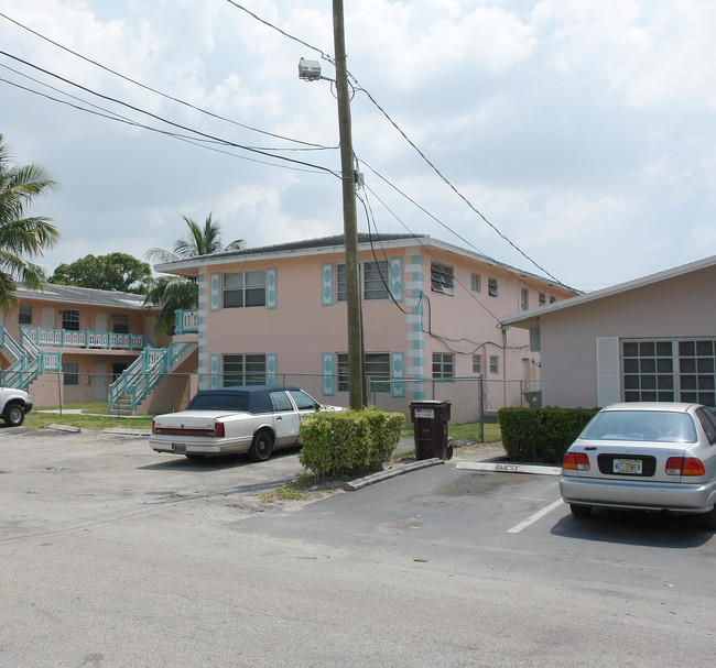 908-912 SW 15th Ter in Fort Lauderdale, FL - Building Photo - Building Photo