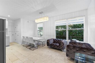 4215 Sheridan Ave in Miami Beach, FL - Foto de edificio - Building Photo