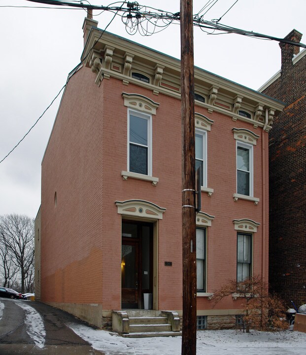 2340 Ohio Ave in Cincinnati, OH - Foto de edificio