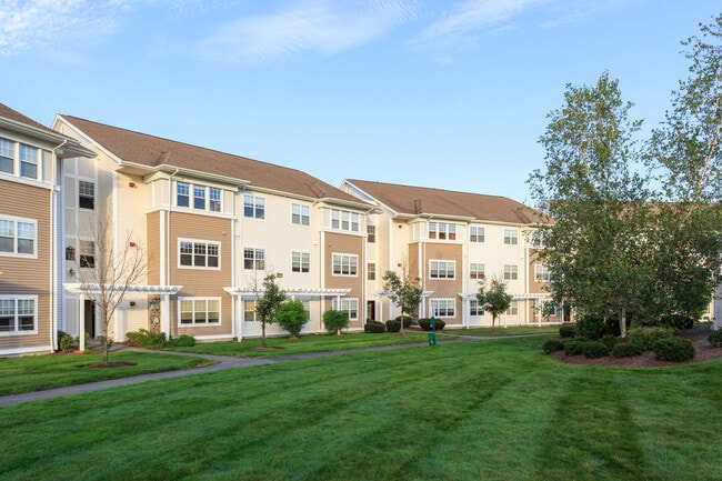 Chestnut Farm Apartments in Raynham, MA - Building Photo - Building Photo