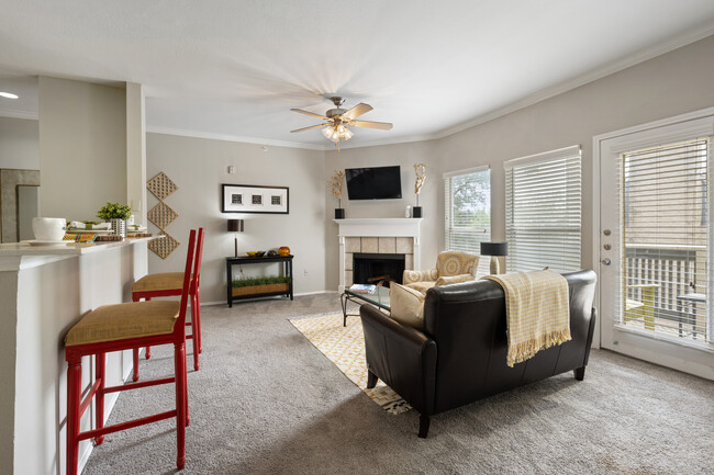 Western Station Apartments in Fort Worth, TX - Building Photo - Interior Photo