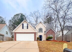305 Shadetree Ln, Unit 1 in Lawrenceville, GA - Building Photo
